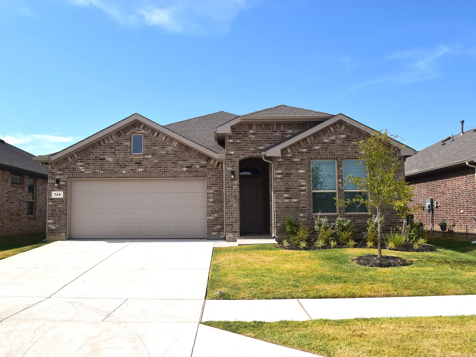 5 bed, 2120 sqft, $2,700 — Photo 1