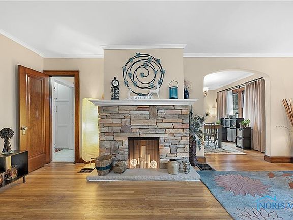 4th image of 4322 Kingsbury Ave