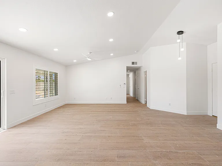 76 Sutton Pl S — Photo 18