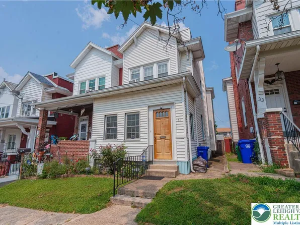 31 Crestmont St, Reading, PA 19611