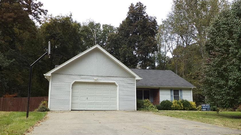 1st image of 210 McCulley Ln