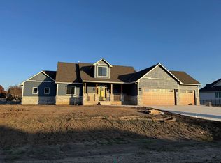 3438 N Deer Rdg, Rose Hill, KS 67133