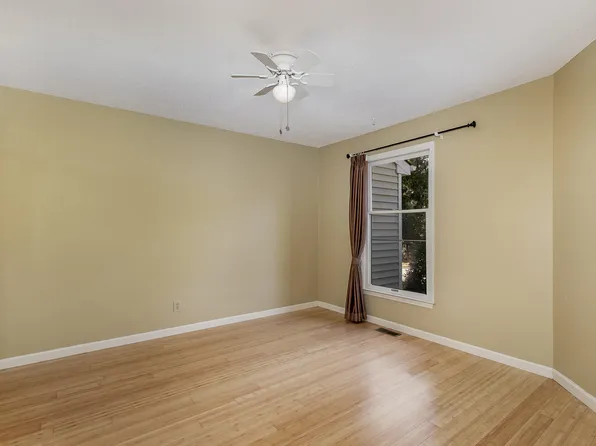111 Standish Dr, Chapel Hill, NC 27517