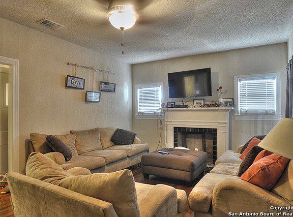 5th image of 810 Vanderbilt St