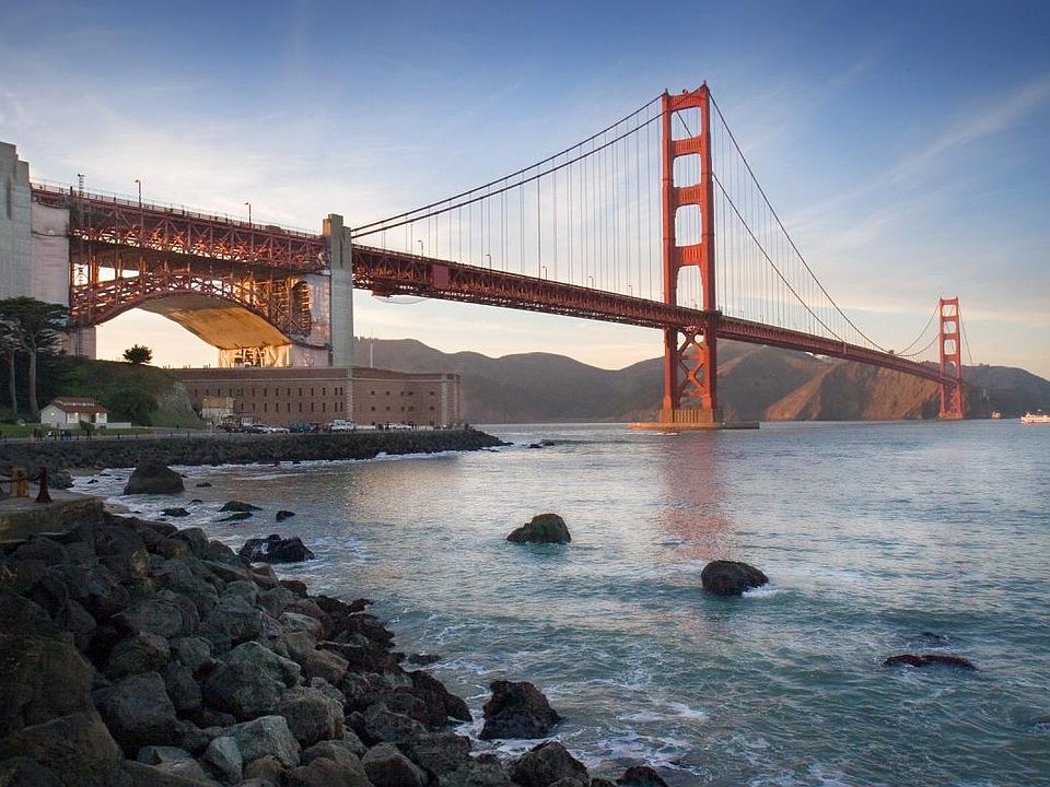 5 minutes to Golden Gate Bridge