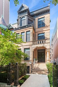 1540 N Dearborn Pkwy, Chicago, IL, 60610