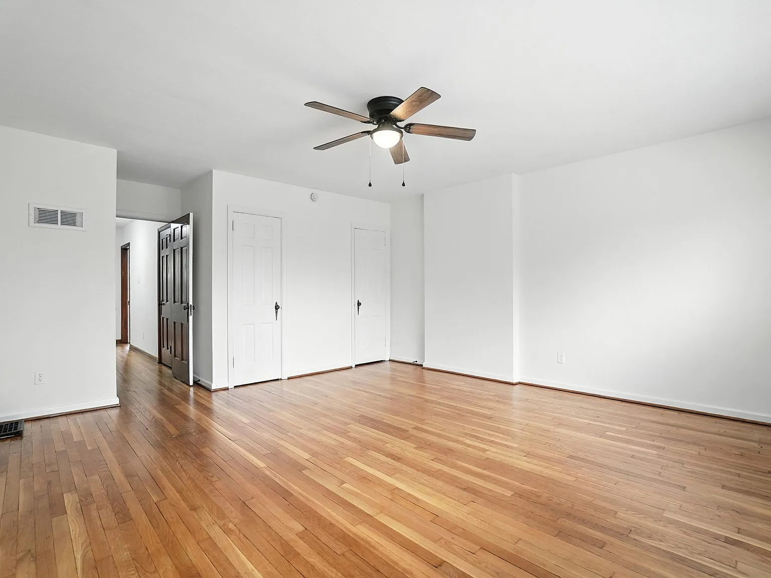 2 bed, 1.5 bath, 1400 sqft, $1,900 — Photo 4