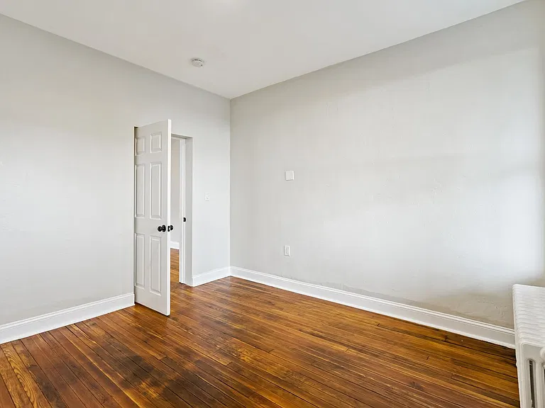 701 Brownsville Rd — Photo 25
