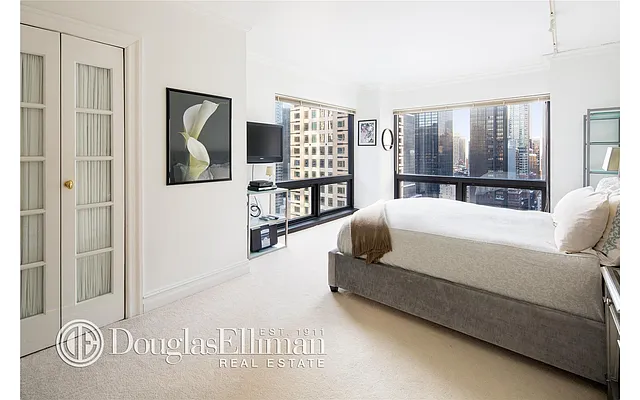 Rented by Douglas Elliman | media 33