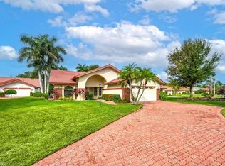 581 Country Walk Ct, Naples, FL 34104