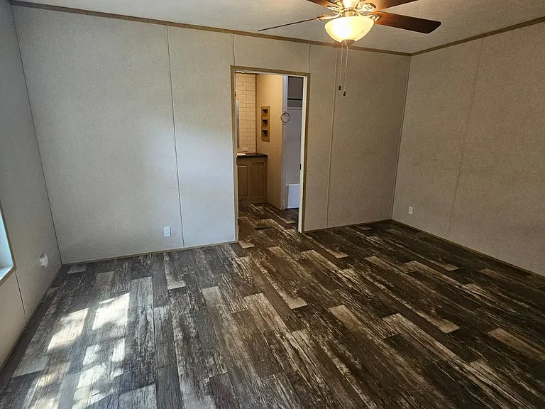 2320 E Macarthur Rd #P13 — Photo 5