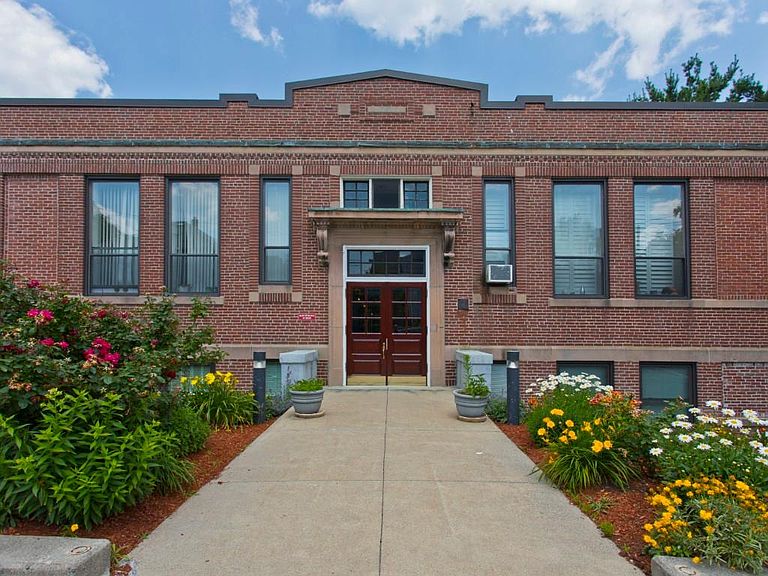 80 Beaumont St Dorchester Center, MA, 02124 Apartments for Rent Zillow