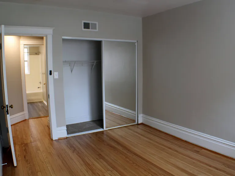 Forest View Apts. — Photo 15