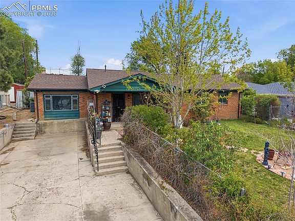 4th image of 610 Hilltop Dr