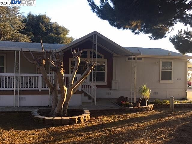 1st image of 33 Palm Dr