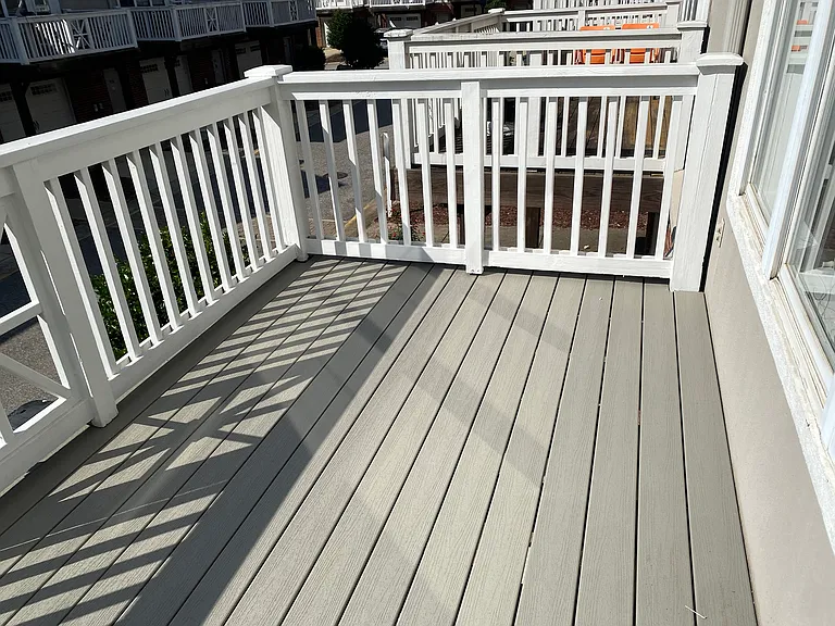 220 S Cedar St — Photo 3