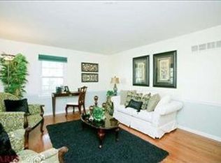 41 Shady Valley Dr, Chesterfield, MO 63017