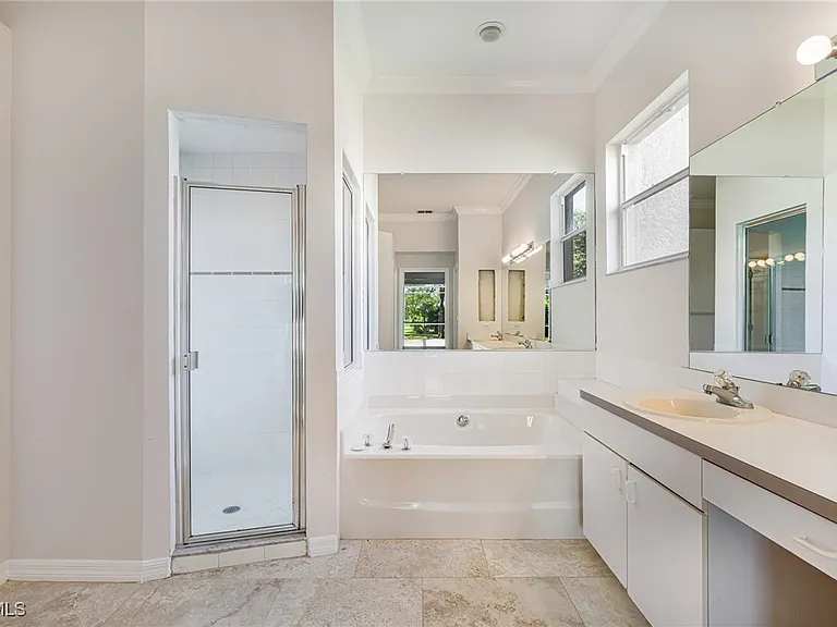 12986 Kedleston Cir — Photo 10