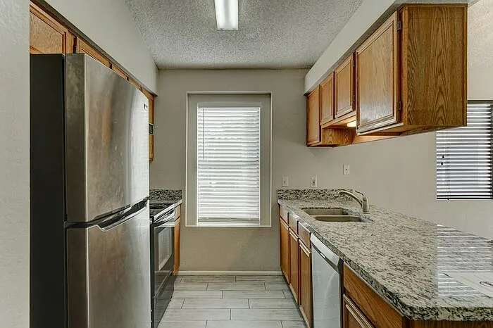 7040 W Olive Ave #12 — Photo 9