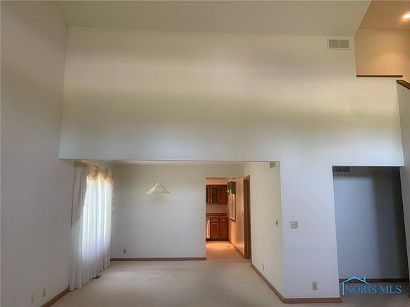 4th image of 307 W Hobart Ave