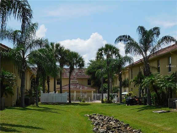 2nd image of 3651 N Goldenrod Rd Unit A102