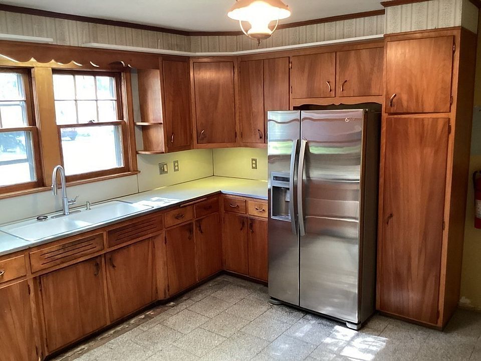 419 Dewey St, West Springfield, MA 01089 Zillow