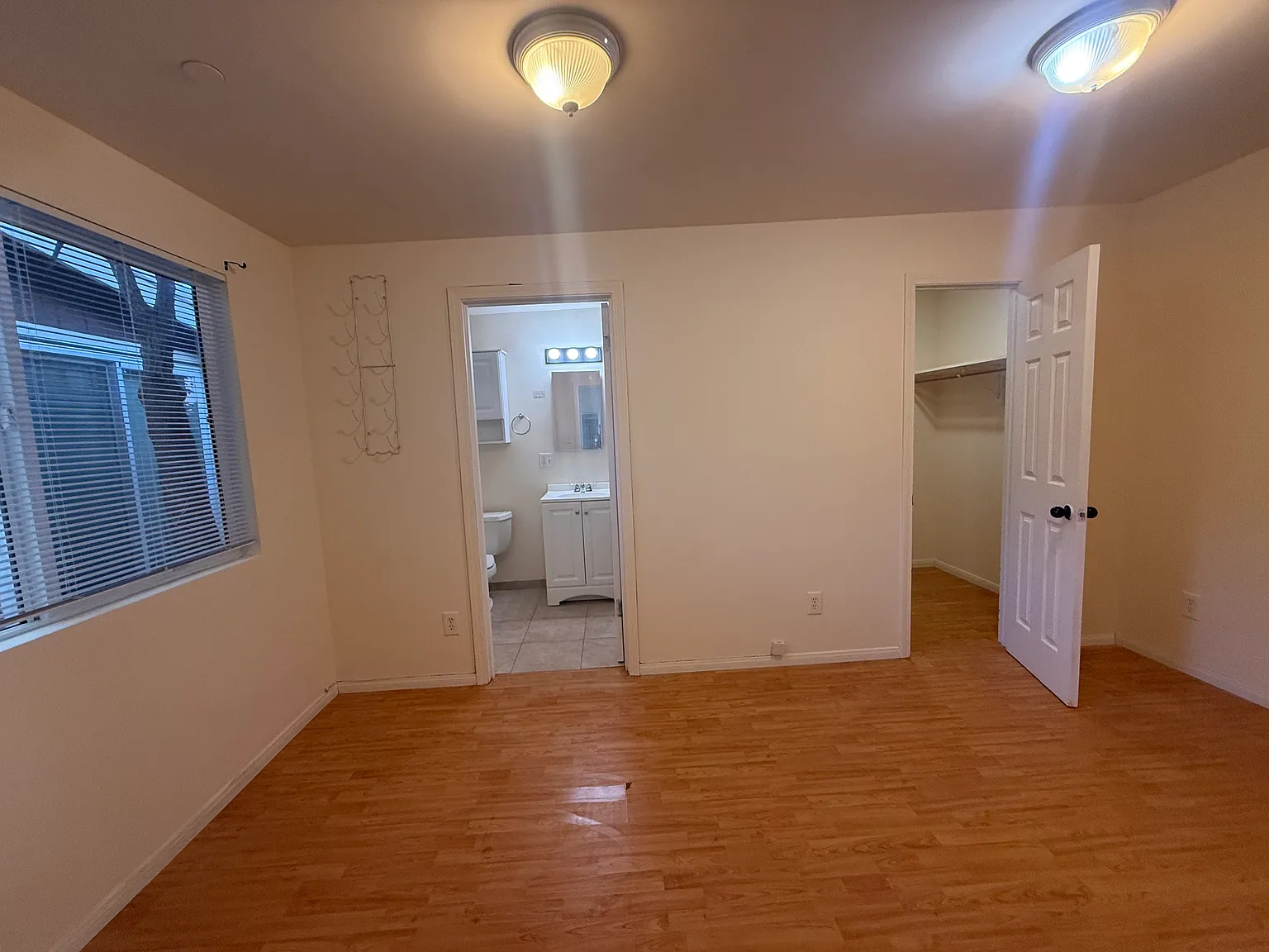 Studio, 500 sqft, $1,850 — Photo 4