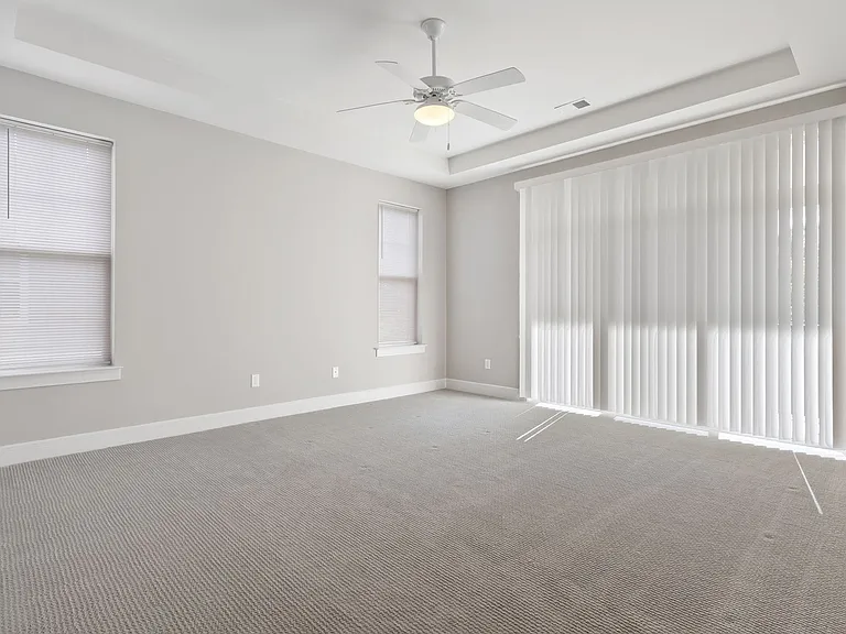 Essex Chase Apartments — Photo 51