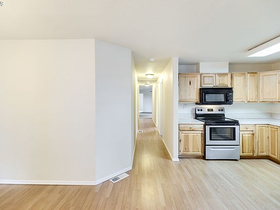 3rd image of 3905 E 14th St