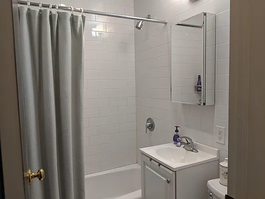 Rented by Vesta New York LLC | media 9