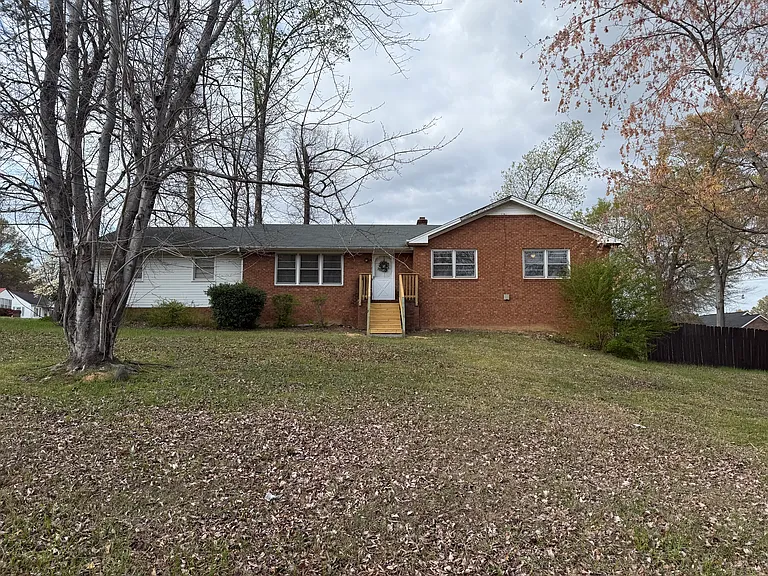1400 Old Hickory Dr — Photo 1