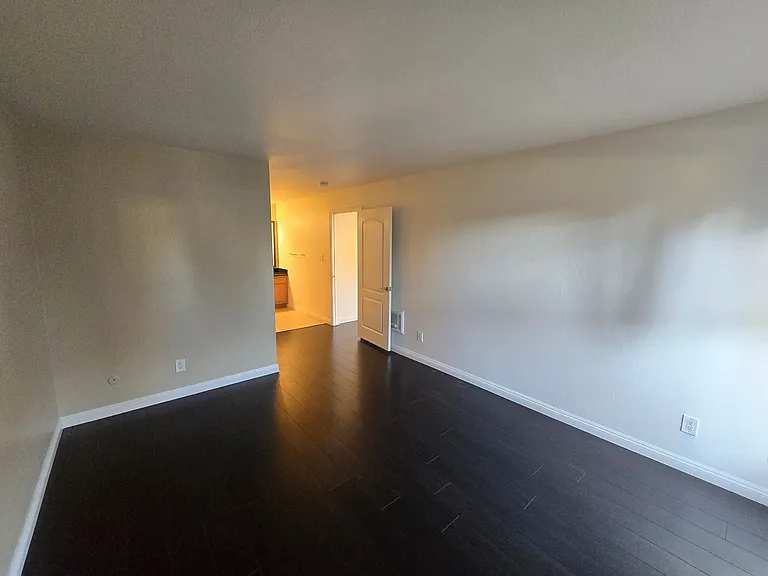 1345 Cabrillo Park Dr #E01 — Photo 9
