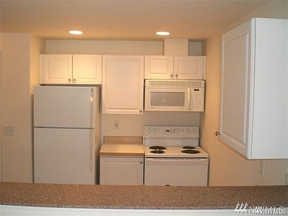 3rd image of 18621 Blueberry Ln Unit A302