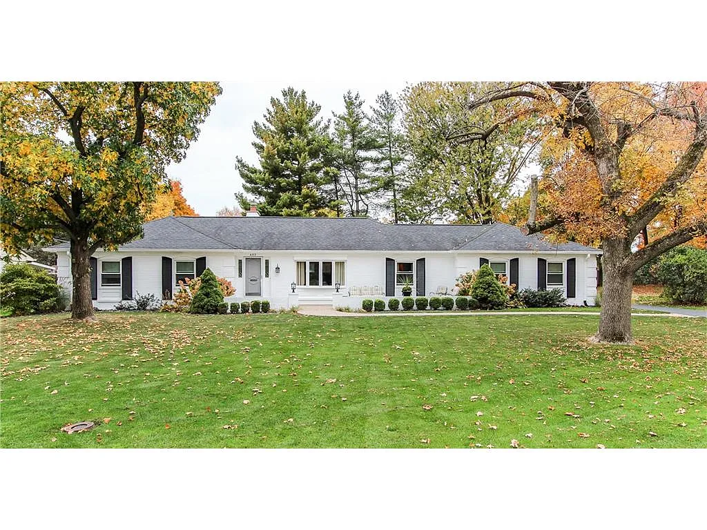 403 Hawthorne Ln photo 1