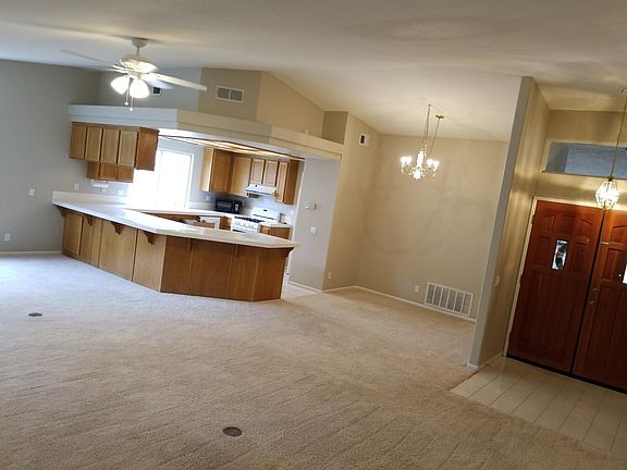 4th image of 3189 Sherry Dr