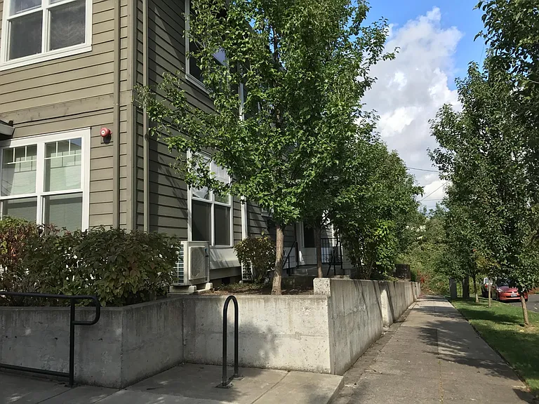 925 NE 22nd Ave #1 — Photo 12