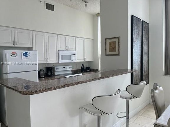 4th image of 1155 Brickell Bay Dr #201