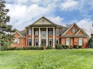 7830 Stonehaven Dr, Waxhaw, NC 28173
