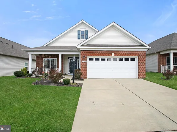 11206 Commanders Ln, White Plains, MD 20695