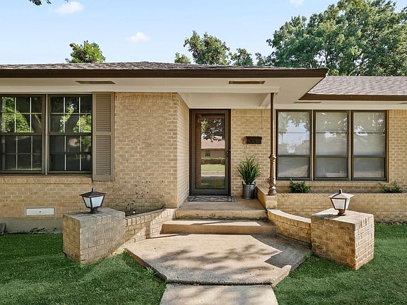 3rd image of 2422 Mockingbird Ln