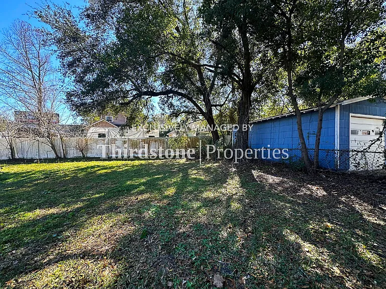 1136 Maynard St — Photo 15