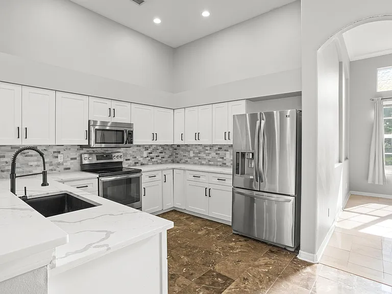 2810 University Acres Dr — Photo 8
