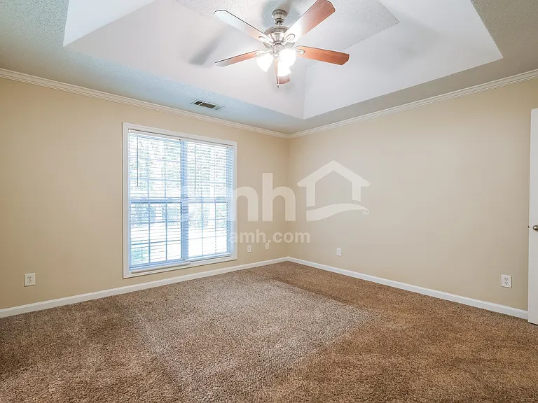1633 Amalie Dr — Photo 10