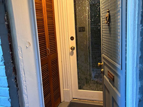 Double door entrance. Foyer has access to townhouse water and electric meters as well as tenant closet.
