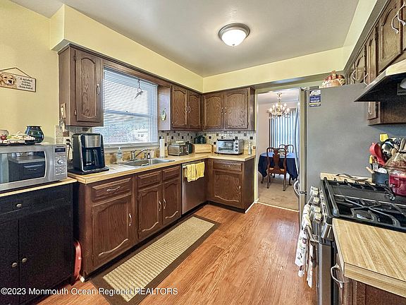 4th image of 286 Jill Court
