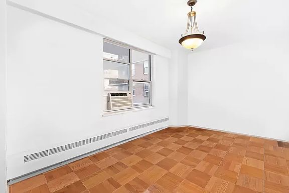 5th image of 570 Grand St APT H601