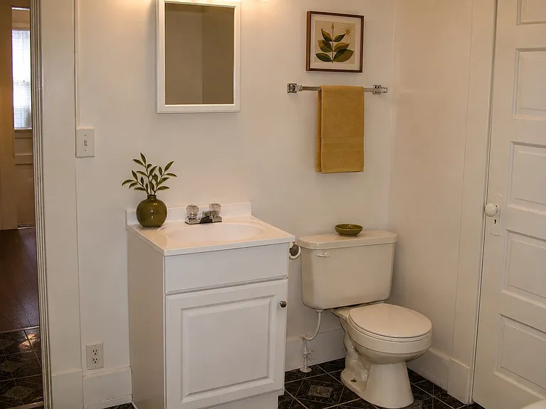 1420 Main St #2 — Photo 3