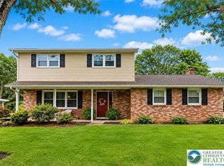 4493 Spring Dr, Center Valley, PA 18034