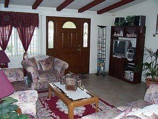 3rd image of 985 Fairwood Ave