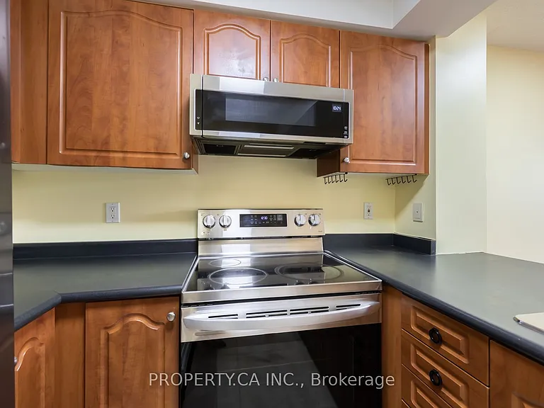 330 Red Maple Rd #214 — Photo 5